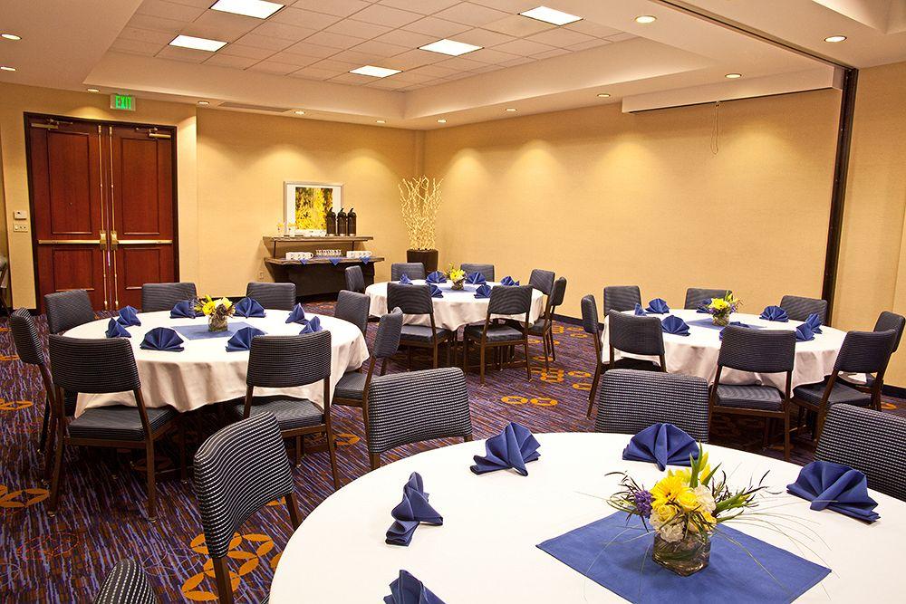 Courtyard By Marriott Seattle Federal Way Hotel Exterior foto