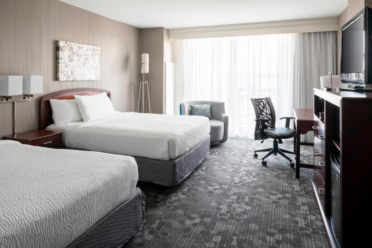 Courtyard By Marriott Seattle Federal Way Hotel Exterior foto