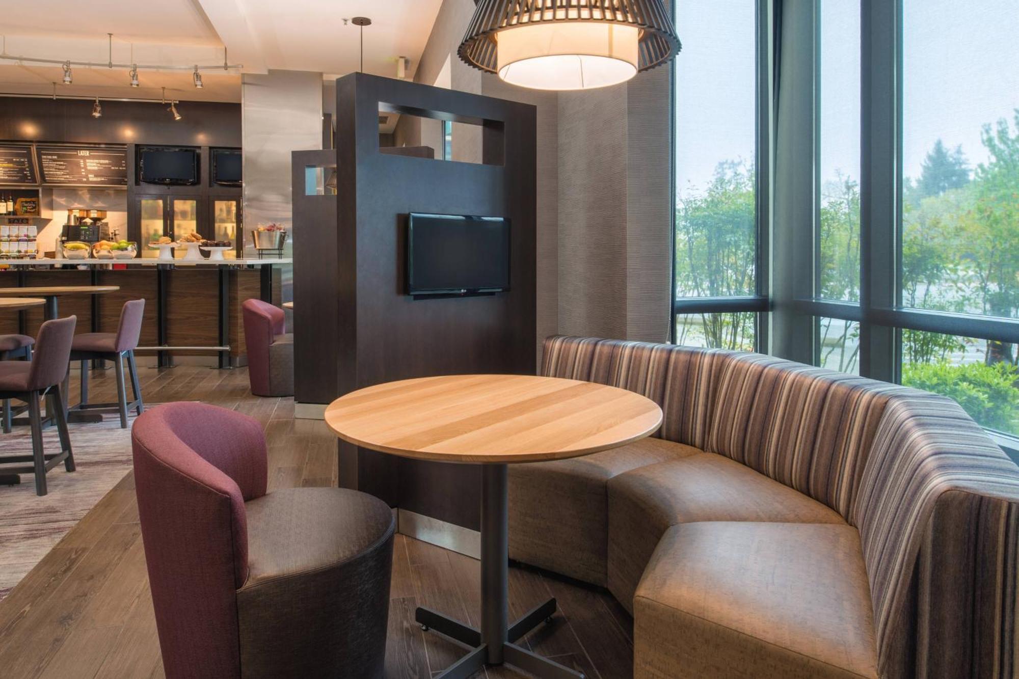 Courtyard By Marriott Seattle Federal Way Hotel Exterior foto