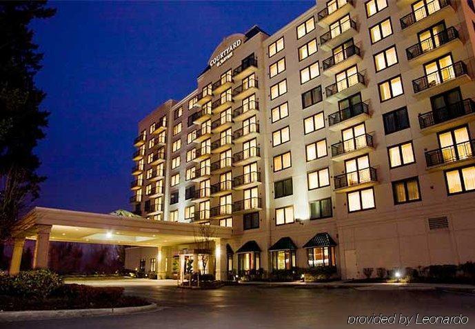 Courtyard By Marriott Seattle Federal Way Hotel Exterior foto
