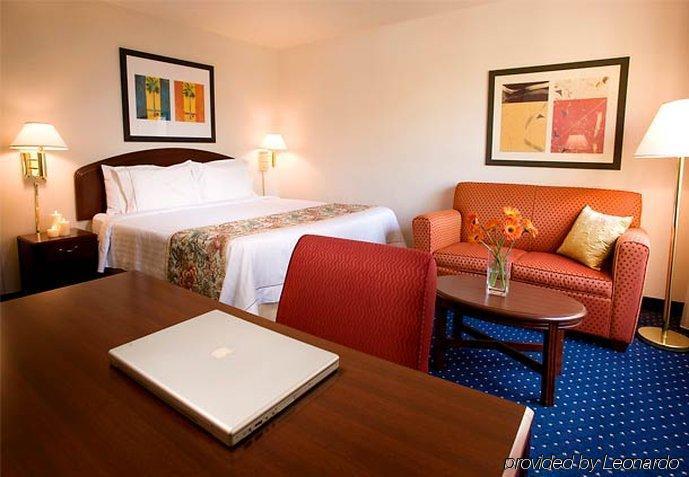 Courtyard By Marriott Seattle Federal Way Hotel Exterior foto