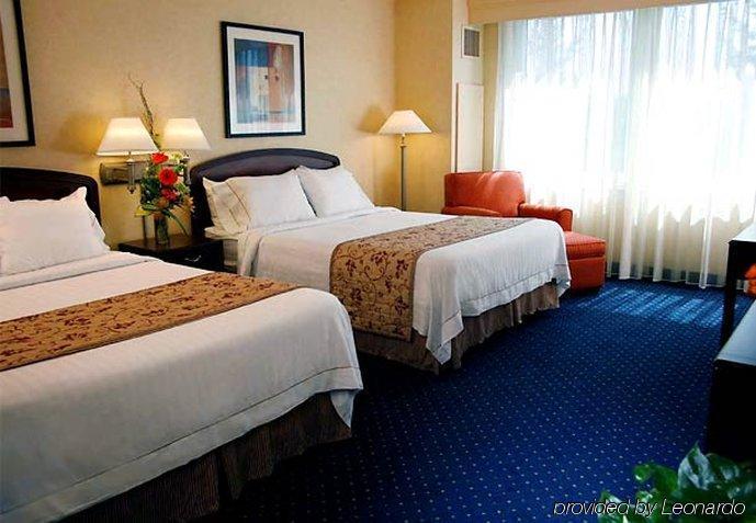 Courtyard By Marriott Seattle Federal Way Hotel Exterior foto